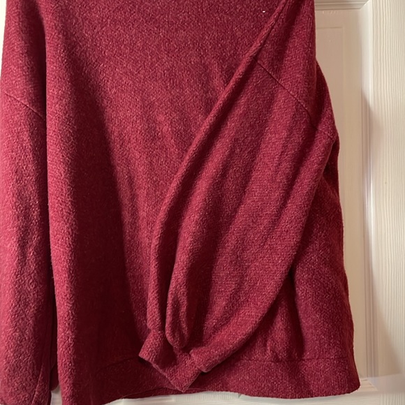 EUC Berry colored lightweight sweater with balloon sleeves - Picture 3 of 3